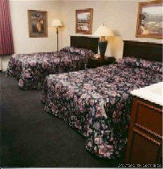 Lees Inn & Suites Muncie Δωμάτιο φωτογραφία